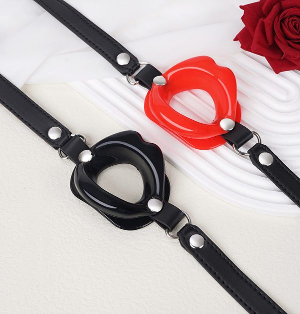 Lip shaped erotic gag