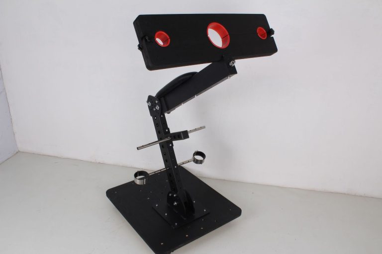BDSM restraint standing punishment sex game rack