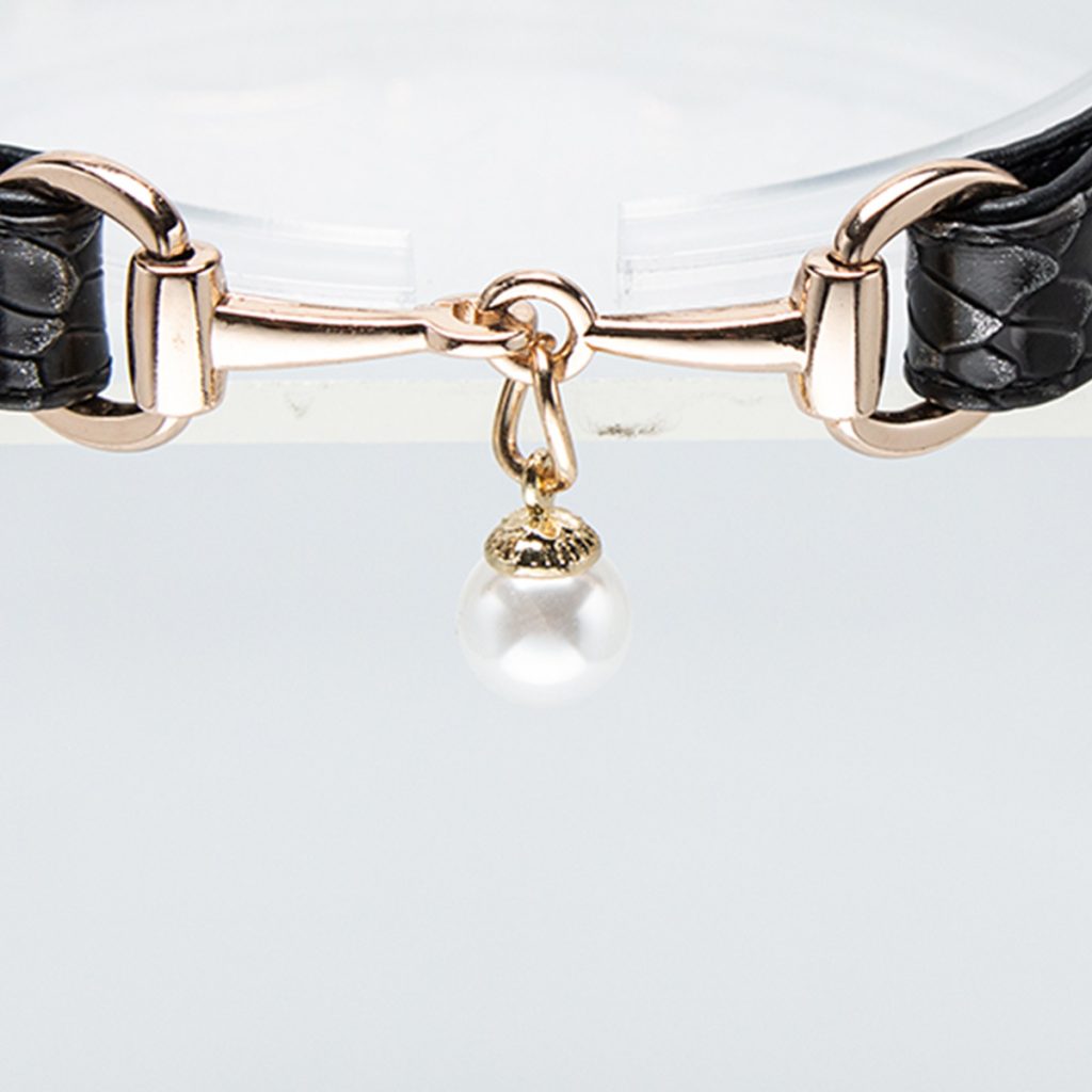 Snakeskin pearl pendant PUPPY cultural choker
