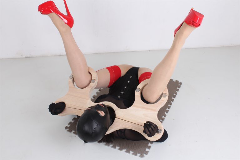 BDSM hand, neck and foot integrated forced bondage wooden shackles