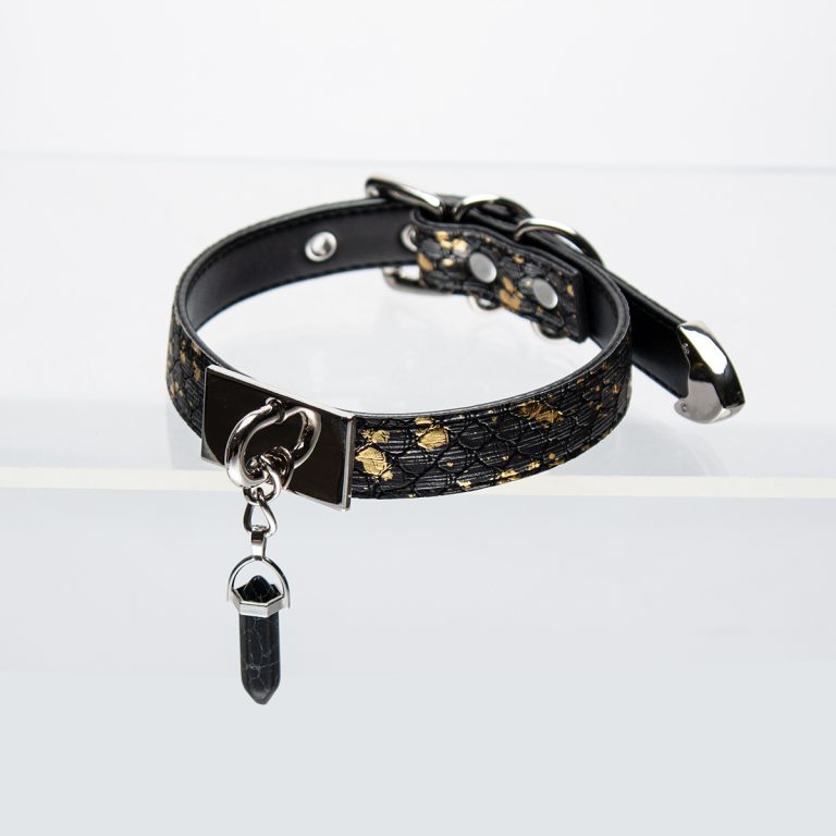 Small culture snakeskin pattern crystal bullet pendant stylish simple choker (without traction rope)