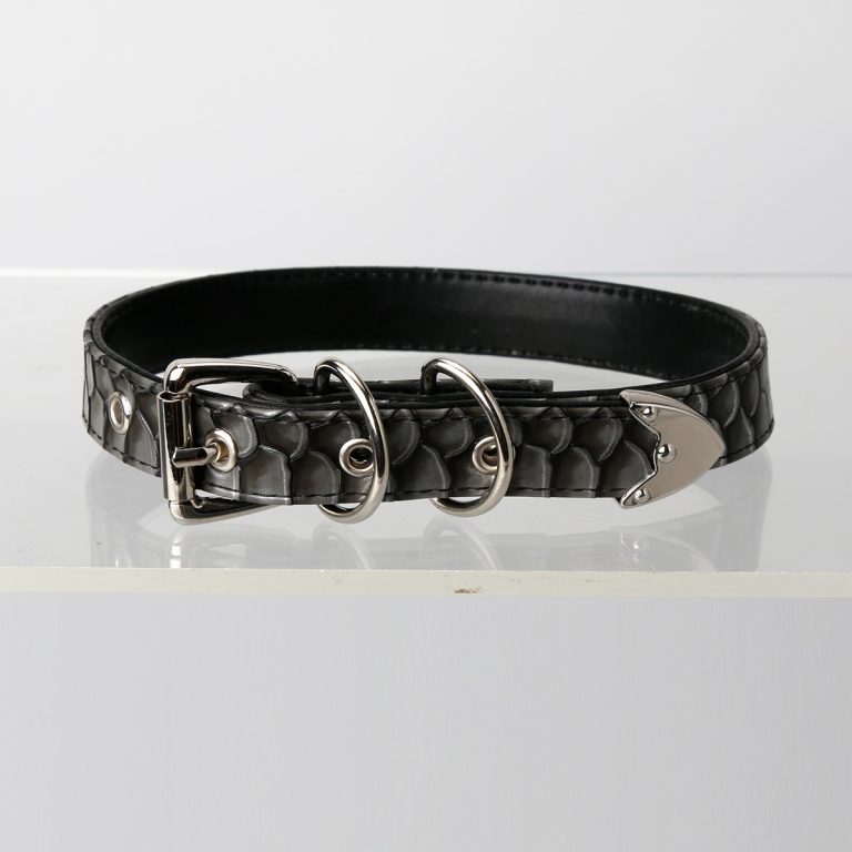 Simple fun crocodile choker (without leash)