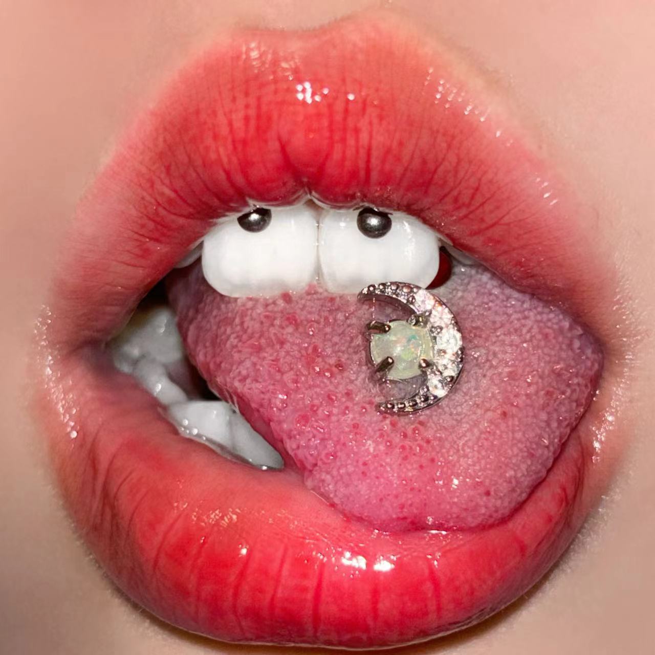 Moon tongue nail imitation Aobao stainless steel tongue decoration with zircon four-color tongue ring - Image 6