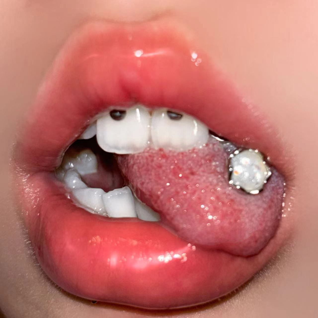 Petal edging tongue nail imitation Aobao stainless steel tongue titanium steel niche body piercing jewelry - Image 3