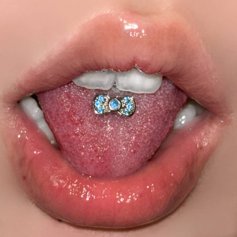 Bow stainless steel tongue nail niche personality hot girl piercing jewelry tongue ring tongue decoration