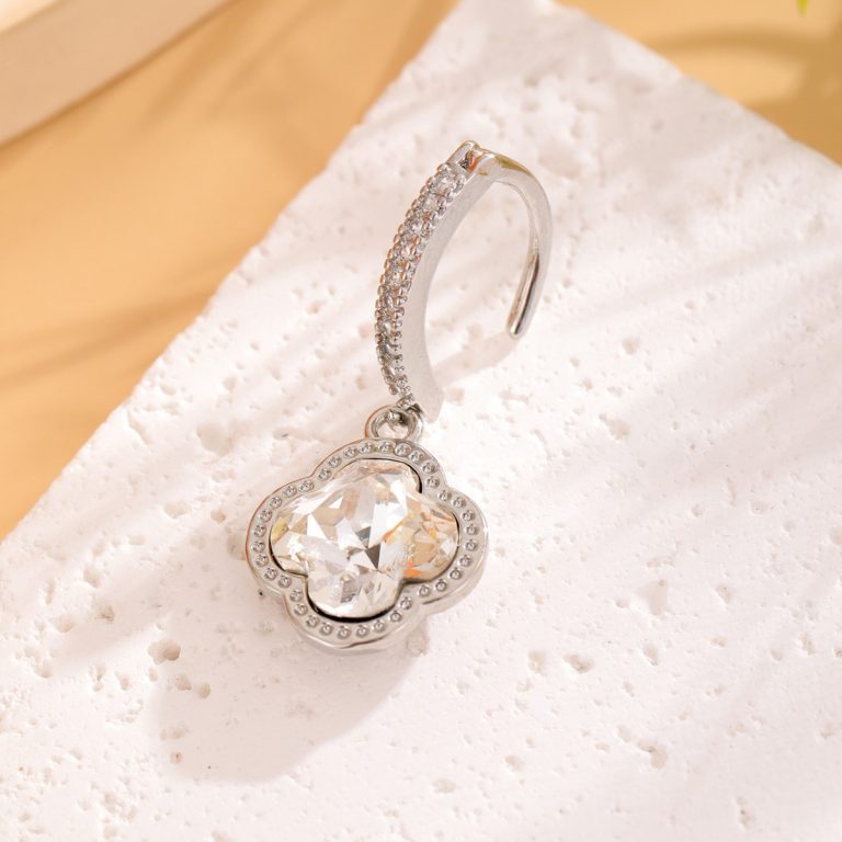 Light Luxury Korean Style Sweet Elegant High-grade Sense Delicate Four-leaf Clover Pendant Navel Ring Copper Micro-inlaid Zircon Navel Buckle
