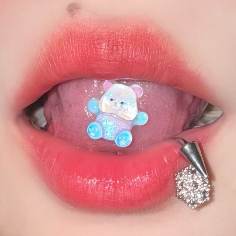 Flat bottom inner teeth color bear tongue nail resin tongue decoration new body piercing jewelry