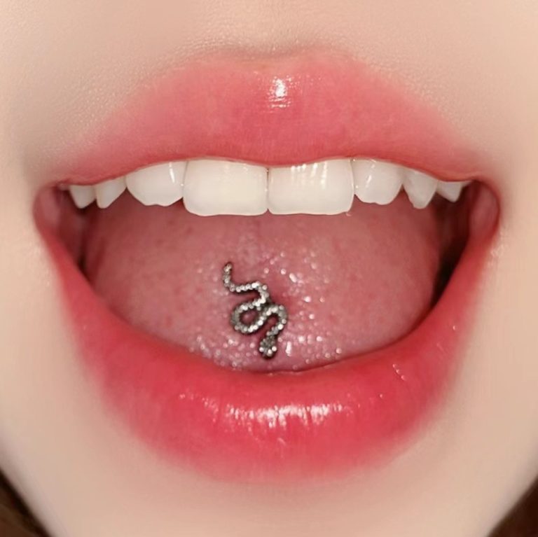 Small snake tongue nail stainless steel niche European and American tongue ring - Image 3