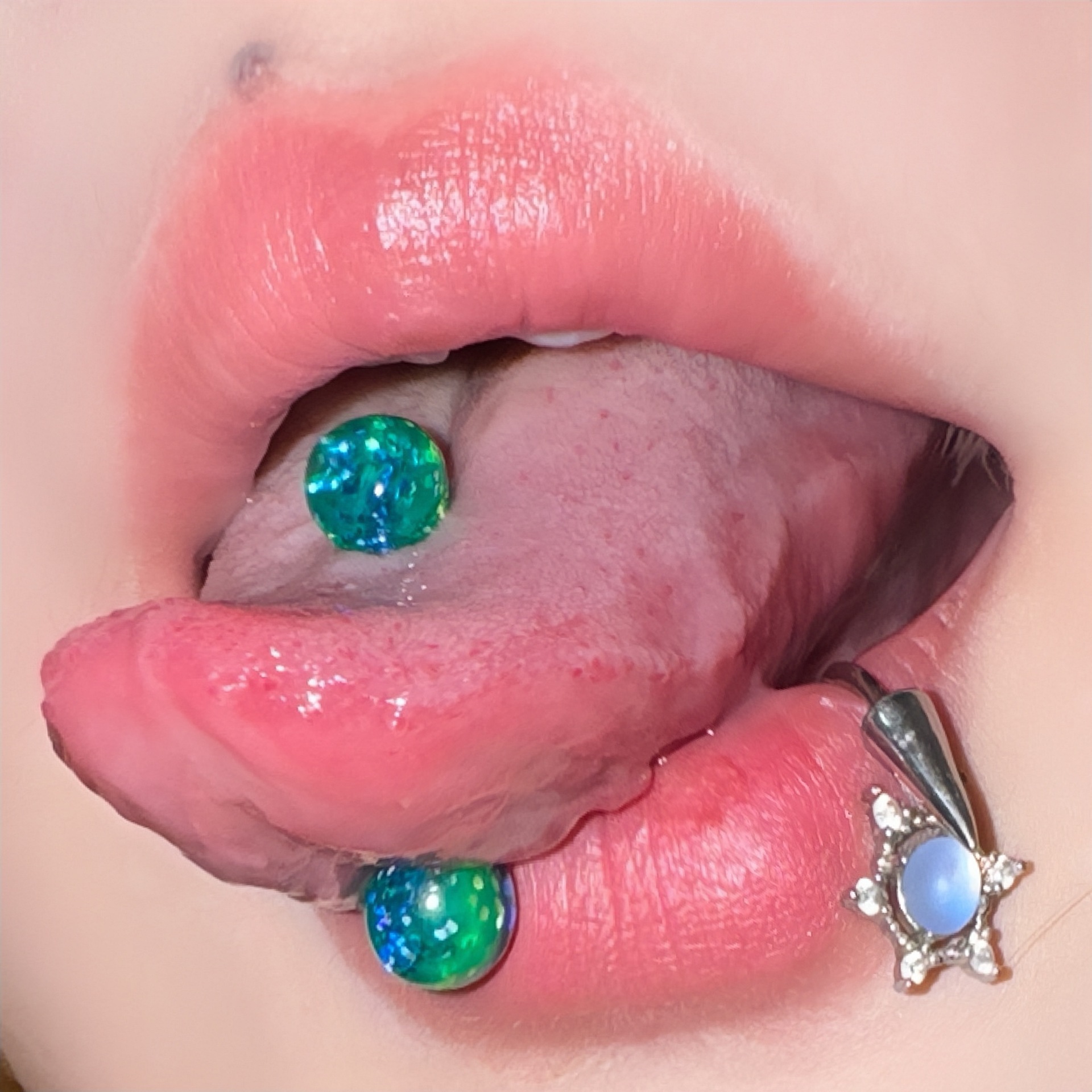 Acrylic glitter tongue nail new tongue decoration color matching tongue ring