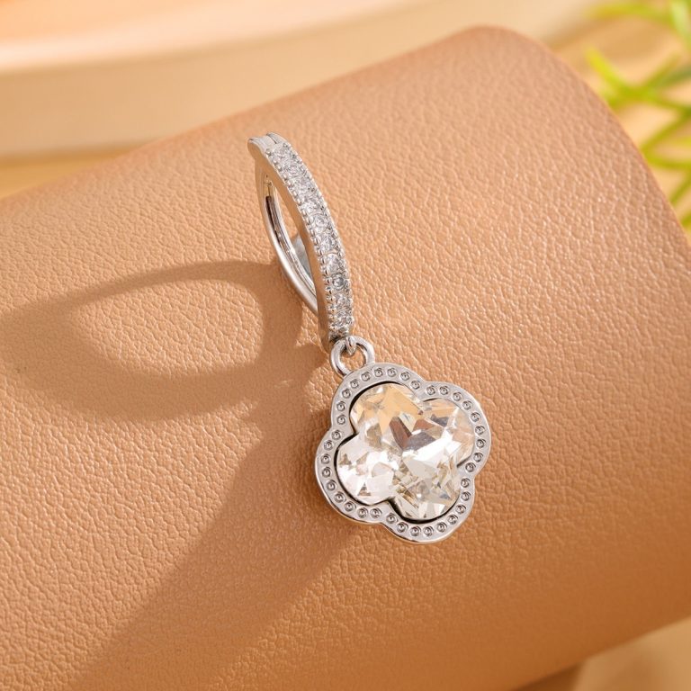 Light Luxury Korean Style Sweet Elegant High-grade Sense Delicate Four-leaf Clover Pendant Navel Ring Copper Micro-inlaid Zircon Navel Buckle - Image 3