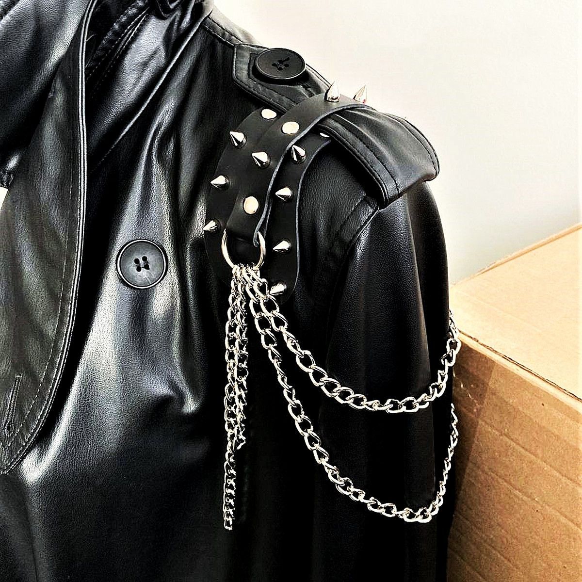 European and American punk quartz cone-shaped rivet leather personality interesting shoulder strap - Image 2