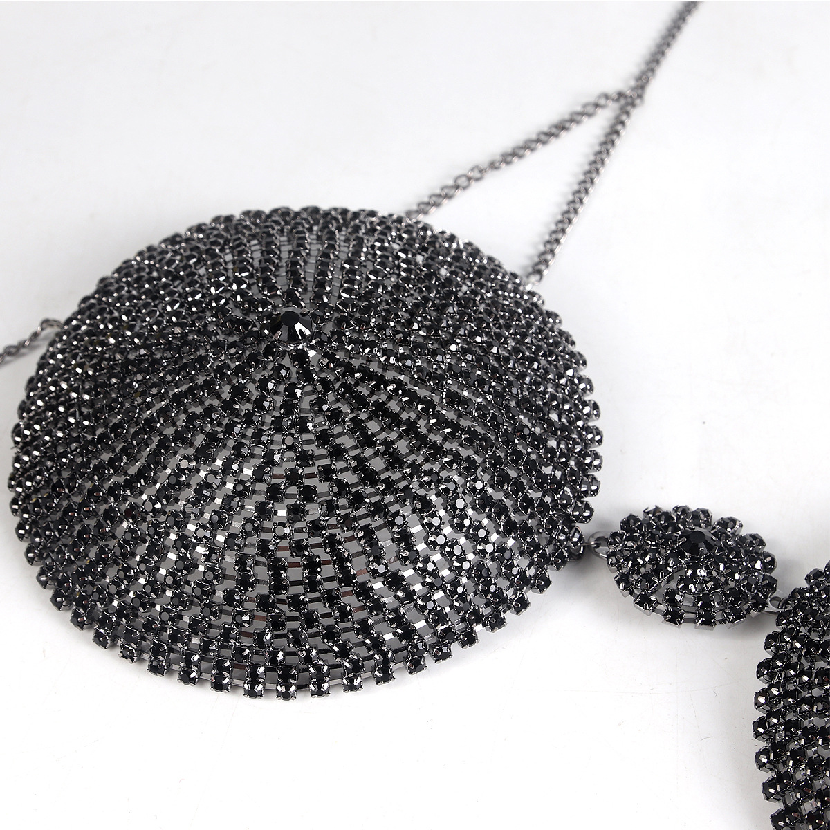 Rhinestone Body Chain Bra: Sexy Diamond Chest Jewelry for Nightclub - Image 4