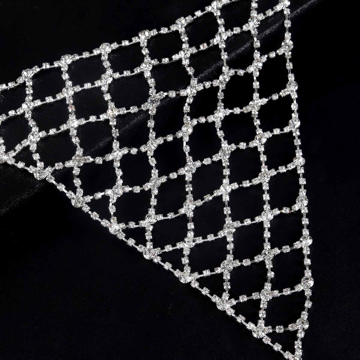 Diamond Rhinestone Body Chain Bra: Sexy Nightclub Jewelry - Image 4