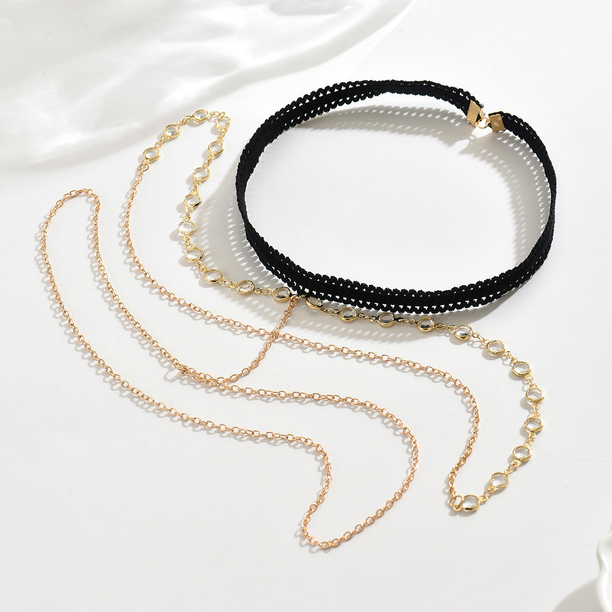 Sexy Rhinestone Thigh Chain: Body Jewelry for Women - Image 3