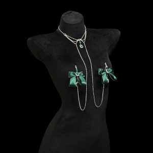 Emerald Bow Nipple Chain with Gemstone Coronation Detail